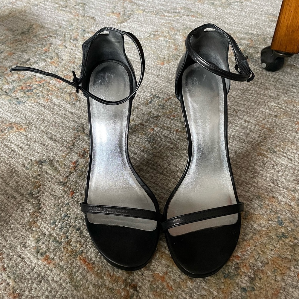 Stuart Weitzman Nudist